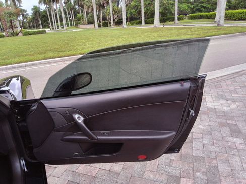 Used 2006 Chevrolet Corvette Convertible w/ Preferred Equipment Group RWD image 44