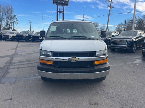 Used 2024 Chevrolet Express 2500 Work Van w/ Driver Convenience Package image 8