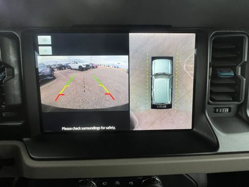 Used 2023 Ford Bronco Wildtrak image 9