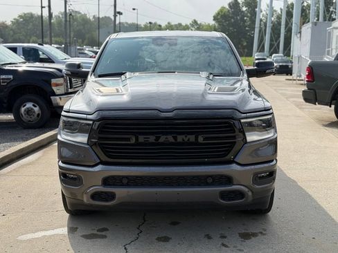 Used 2023 RAM 1500 Laramie AWD/4WD image 3