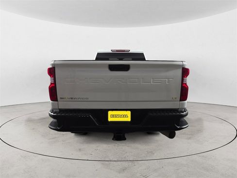 Used 2024 Chevrolet Silverado 2500 LT w/ Convenience Package image 4