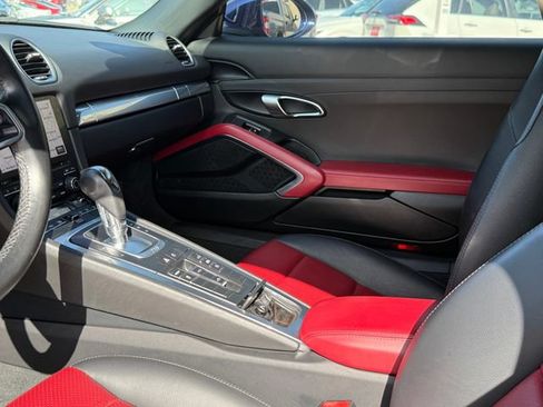 Used 2020 Porsche 718 Boxster RWD image 11