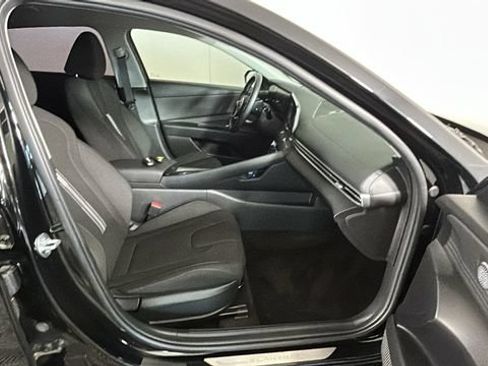 Used 2023 Hyundai Elantra SEL w/ Convenience Package FWD image 30