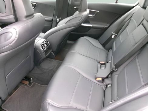 Used 2025 Mercedes-Benz C 300 Sedan image 9