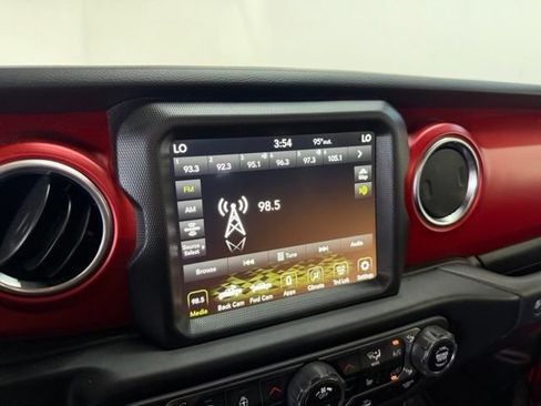 Used 2022 Jeep Gladiator Rubicon w/ LED Lighting Group AWD/4WD image 31
