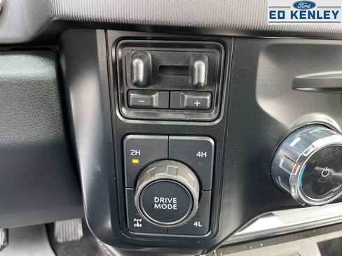 Used 2024 Ford F350 Platinum w/ FX4 Off-Road Package image 14