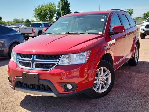 Used 2017 Dodge Journey SXT w/ Comfort/Convenience Group FWD image 3