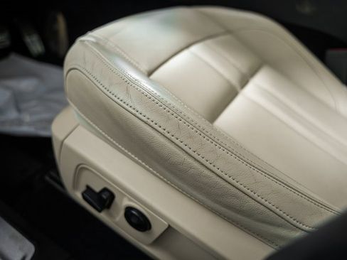 Used 2018 Maserati Levante S GranSport image 40