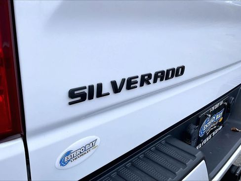 Used 2023 Chevrolet Silverado 1500 Custom RWD image 9