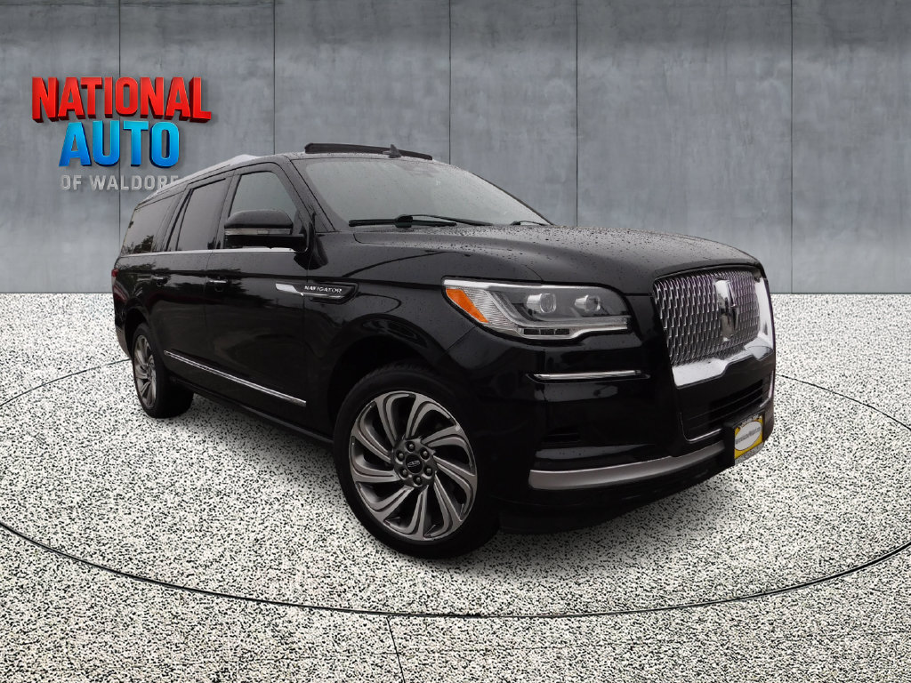 Used 2022 Lincoln Navigator L Reserve AWD/4WD image 1