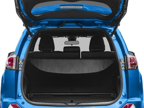 Used 2017 Toyota RAV4 SE image 12