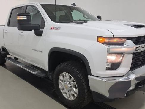Used 2023 Chevrolet Silverado 2500 LT w/ Convenience Package AWD/4WD image 2