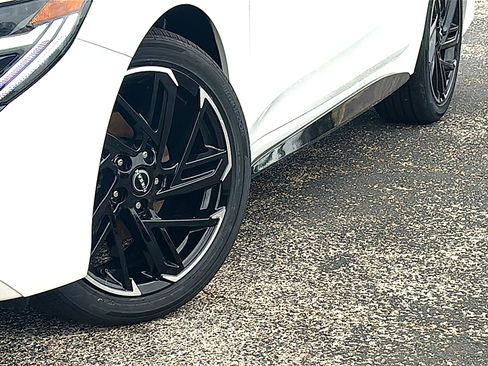 New 2026 Nissan Sentra SR w/ Floor Mat Package FWD image 3