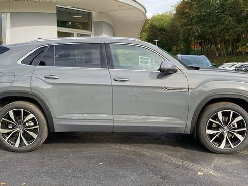 New 2026 Volkswagen Atlas Cross Sport SEL Premium R-Line image 4