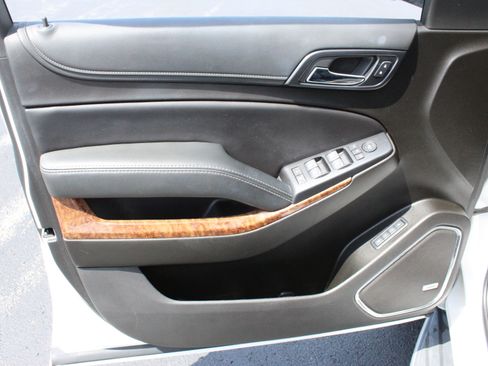 Used 2019 Chevrolet Tahoe Premier RWD image 11
