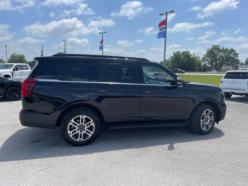 Used 2025 Ford Expedition Active AWD/4WD image 14