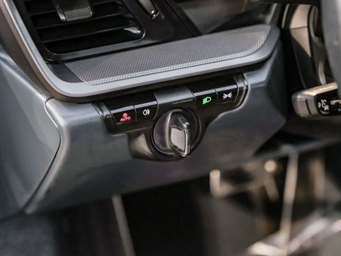 Used 2020 Porsche 911 Carrera 4S image 27