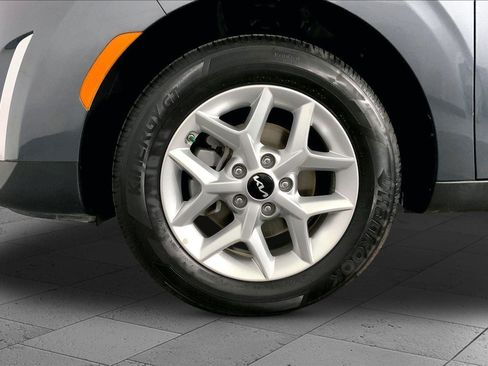 Certified 2025 Kia Soul LX w/ LX Technology Package image 9