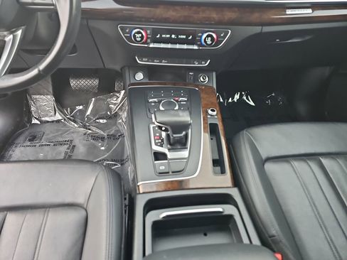 Used 2019 Audi Q5 2.0T Premium image 11
