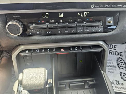 Used 2022 Toyota Tundra Limited image 26