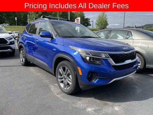 Used 2023 Kia Seltos S w/ Navigation Package AWD/4WD image 6
