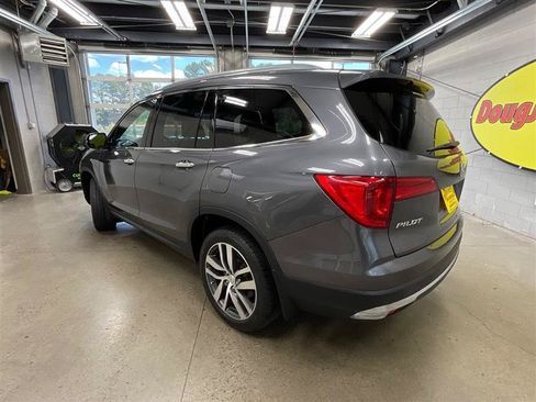Used 2017 Honda Pilot Elite image 3