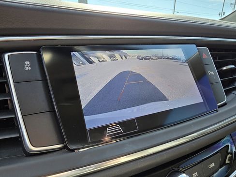 Used 2021 Buick Enclave Essence image 16