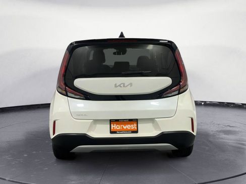 Used 2023 Kia Soul LX FWD image 8