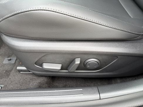New 2026 Hyundai Elantra Limited FWD image 27