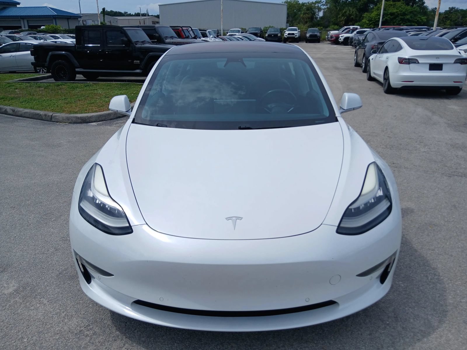 Used 2018 Tesla Model 3 Long Range RWD image 3