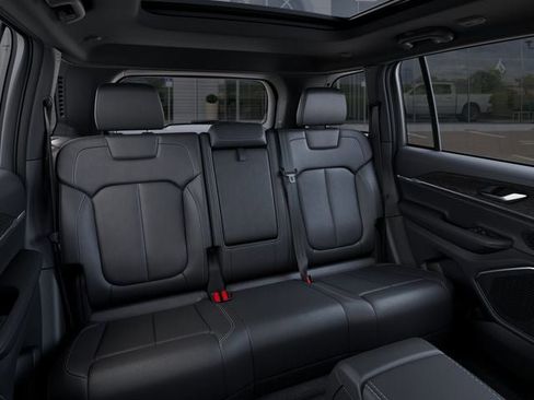 New 2026 Jeep Grand Cherokee Limited w/ Limited Altitude Package AWD/4WD image 15