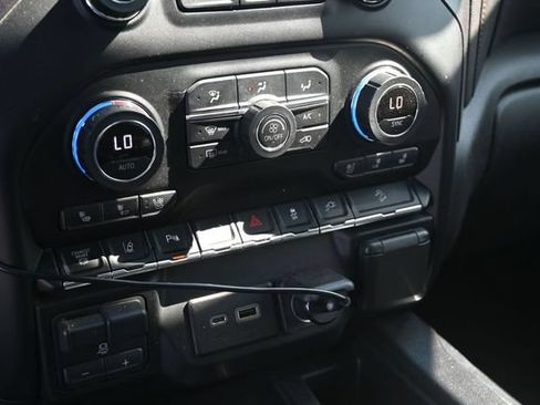 Used 2020 GMC Sierra 2500 AT4 w/ AT4 Premium Package AWD/4WD image 23
