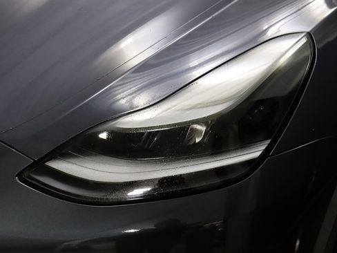 Used 2022 Tesla Model Y Performance image 5