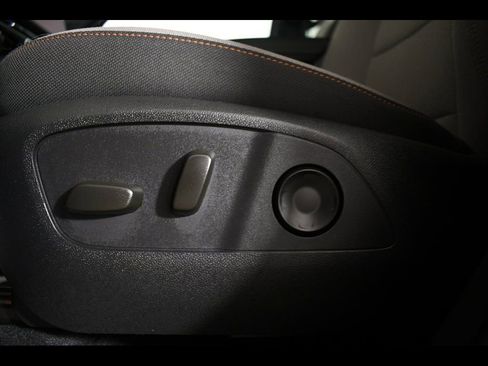 Used 2024 Chevrolet Traverse LT w/ Enhanced Driving Package FWD image 8
