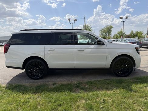 Used 2025 Ford Expedition Max Platinum w/ Stealth Appearance Package AWD/4WD image 6