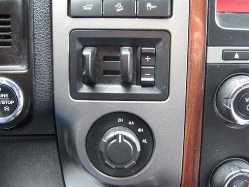 Used 2015 Ford Expedition Platinum image 21