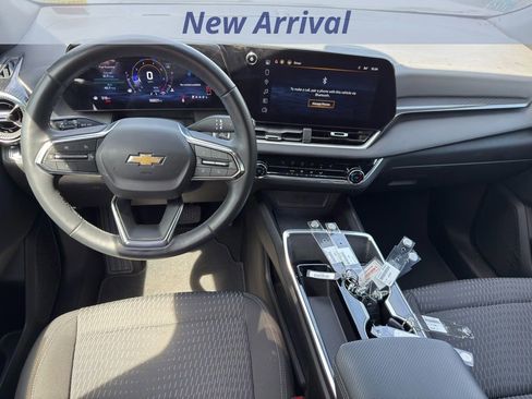 Certified 2025 Chevrolet Equinox LT w/ Safety and Technology Package image 6