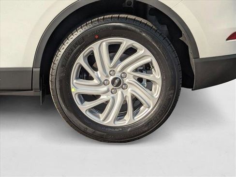 New 2025 Lincoln Corsair Premiere image 9