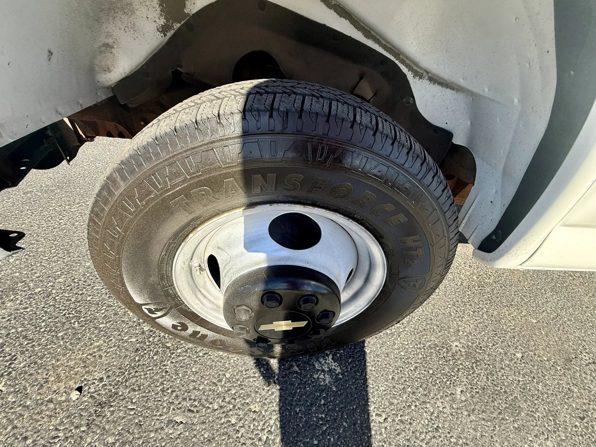 Used 2001 Chevrolet Express 3500 RWD image 19