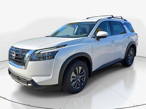 New 2025 Nissan Pathfinder SV image 5
