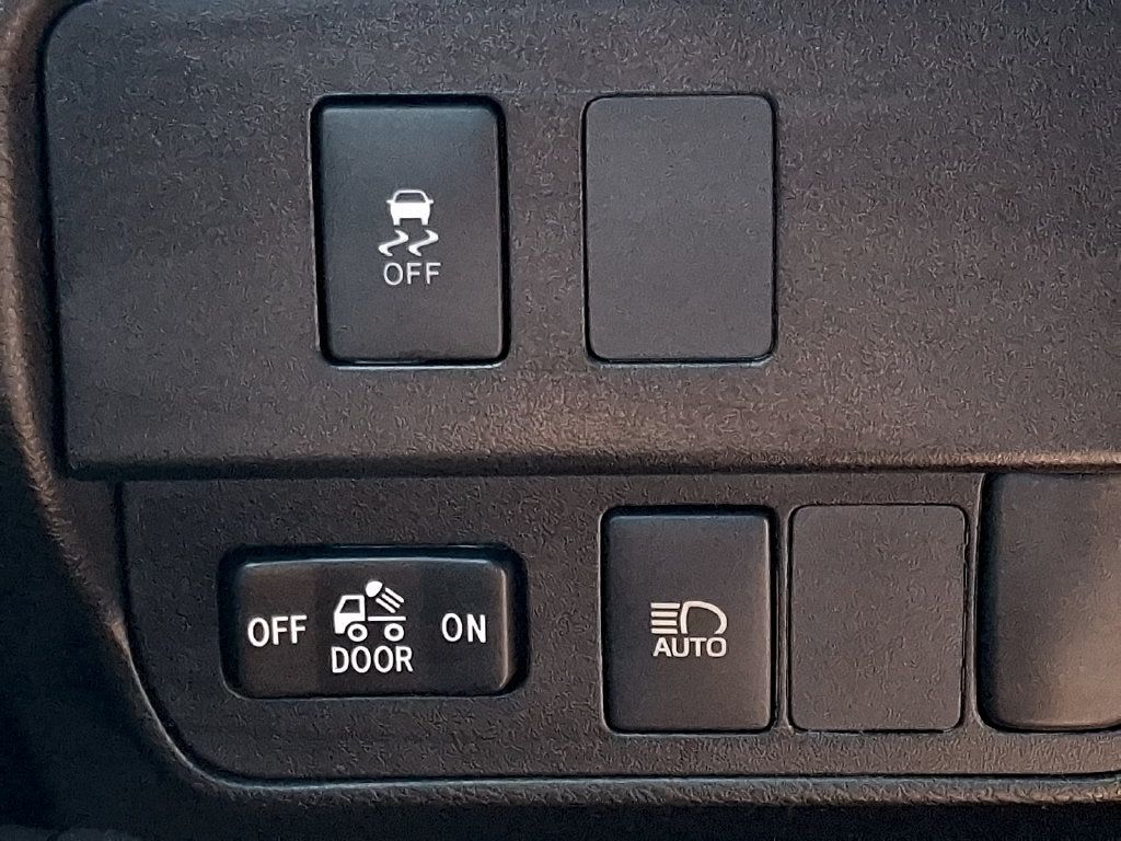 Used 2020 Toyota Tacoma SR AWD/4WD image 22