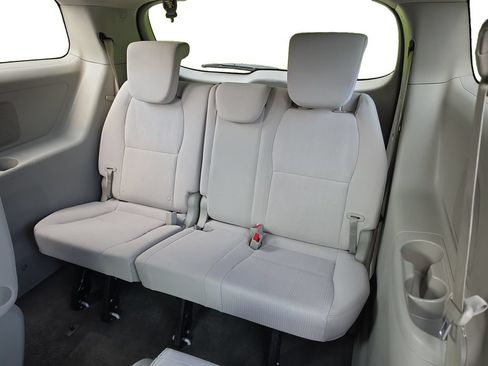 Used 2019 Kia Sedona L FWD image 14