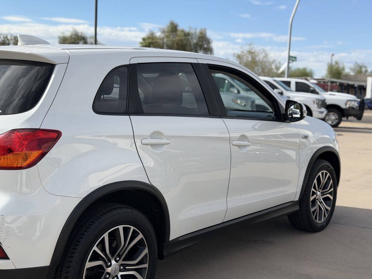 Used 2018 Mitsubishi Outlander Sport ES AWD/4WD image 19