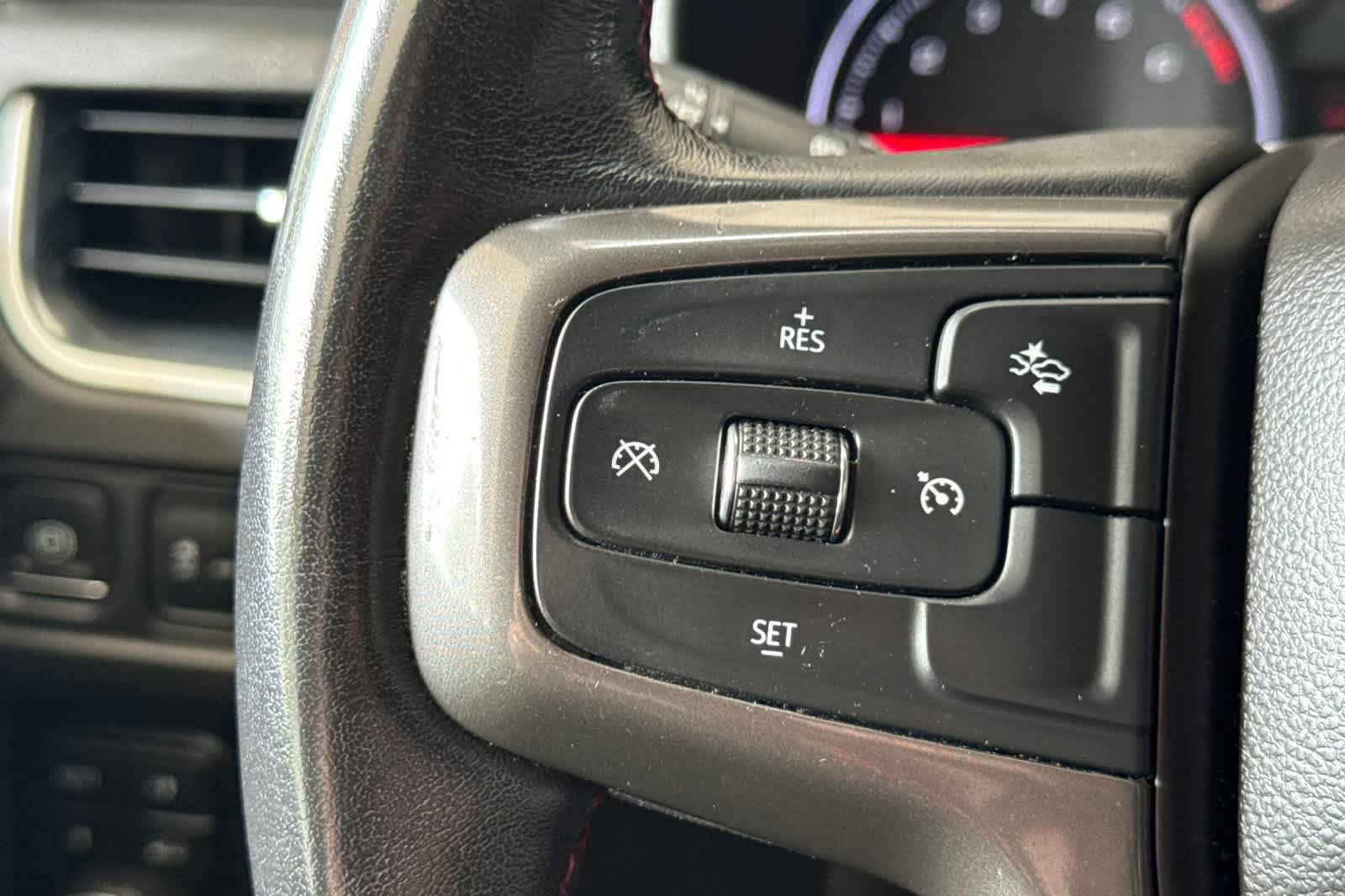 Used 2021 Chevrolet Suburban RST AWD/4WD image 28