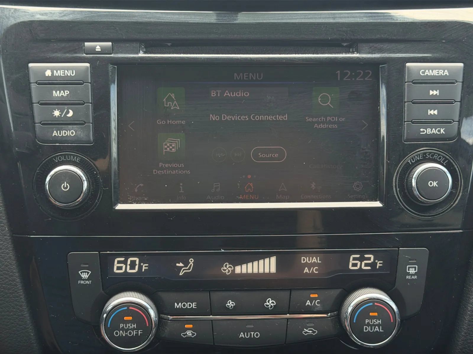 Used 2018 Nissan Rogue SV w/ Premium Package FWD image 21