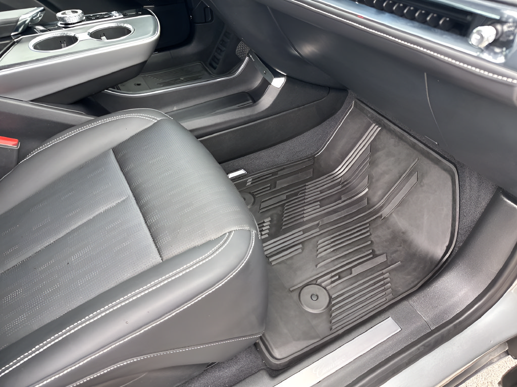 Certified 2024 Cadillac Lyriq Sport RWD image 37