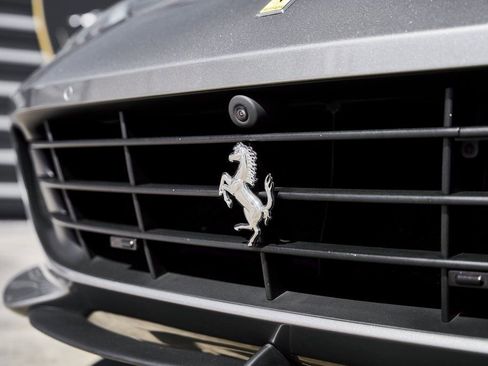 Used 2020 Ferrari GTC4Lusso AWD/4WD image 9
