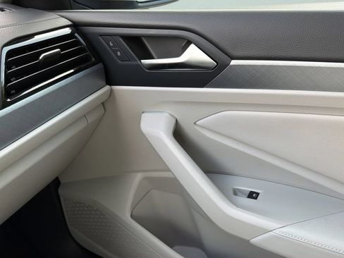 Certified 2024 Volkswagen Jetta SE w/ Panoramic Sunroof Package FWD image 16
