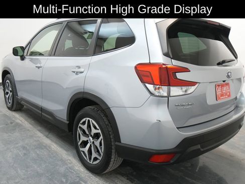 Used 2023 Subaru Forester Premium image 6