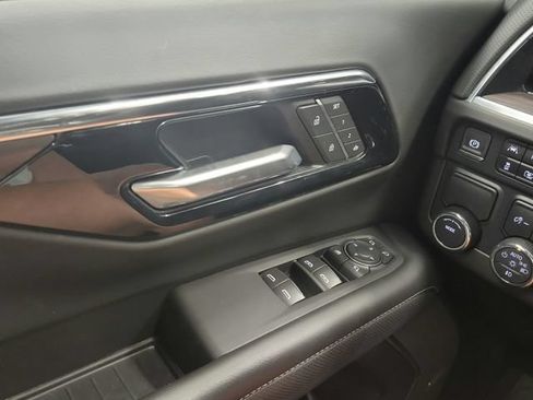 Used 2025 Chevrolet Tahoe Premier RWD image 53